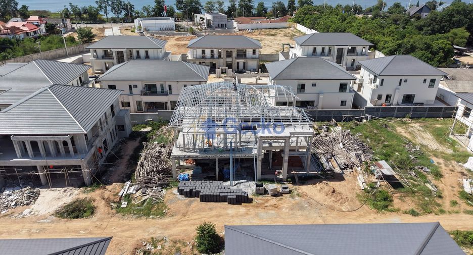 Casa en venta de 4 habitaciones en Bang Lamung, Chonburi