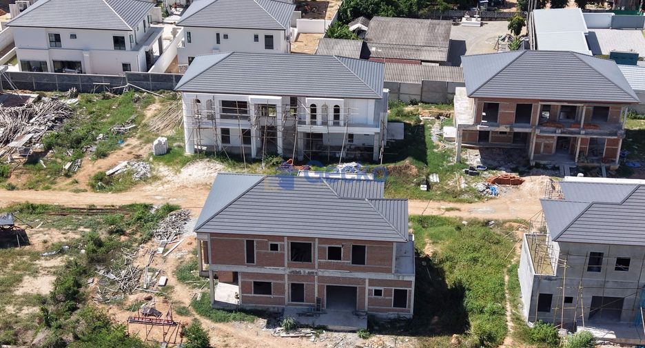Casa en venta de 4 habitaciones en Bang Lamung, Chonburi