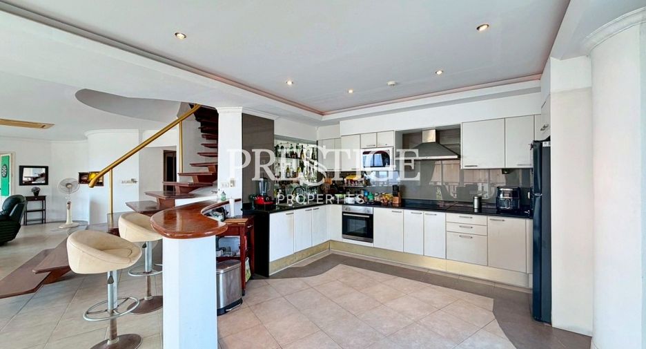 Condo en venta de 3 habitaciones en Bang Lamung, Chonburi