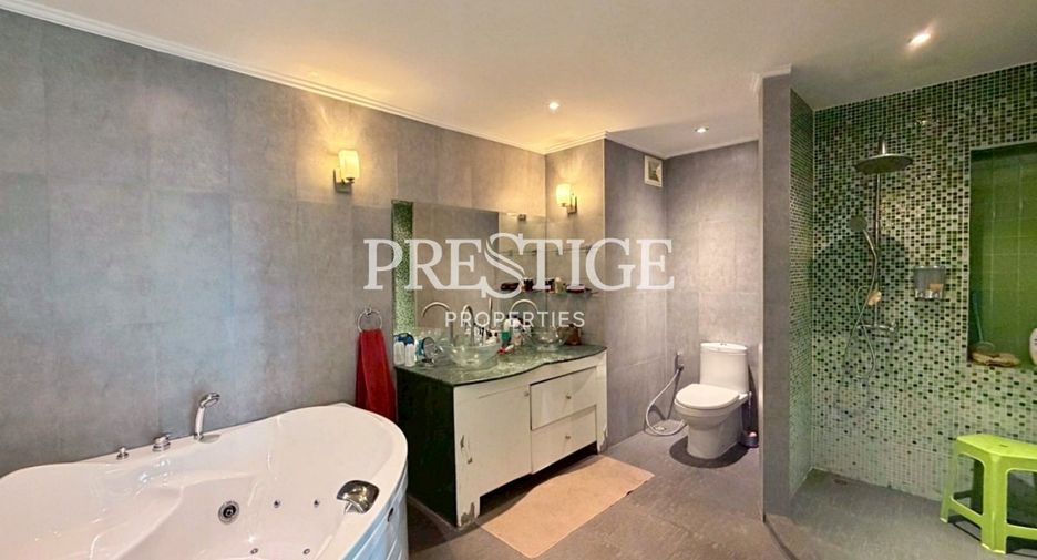 Condo en venta de 3 habitaciones en Bang Lamung, Chonburi