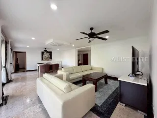 À louer 4 chambres maison à Bang Lamung, Chonburi