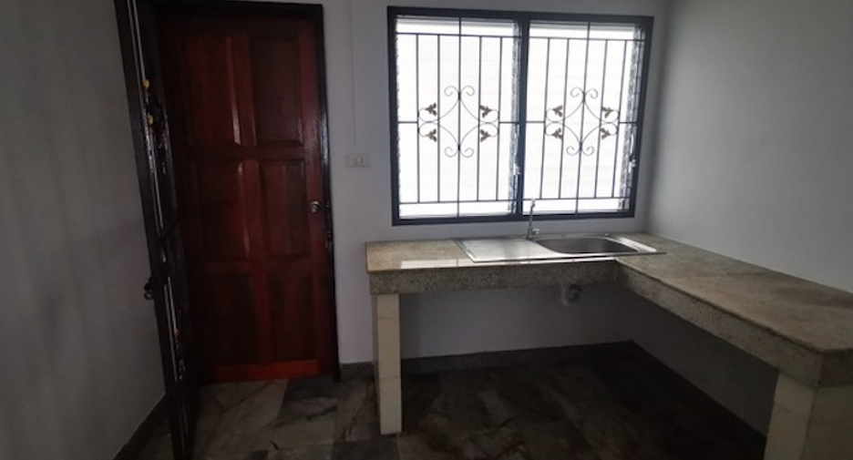 Haus zum Kauf mit 2 Zimmer in Mueang Rayong, Rayong