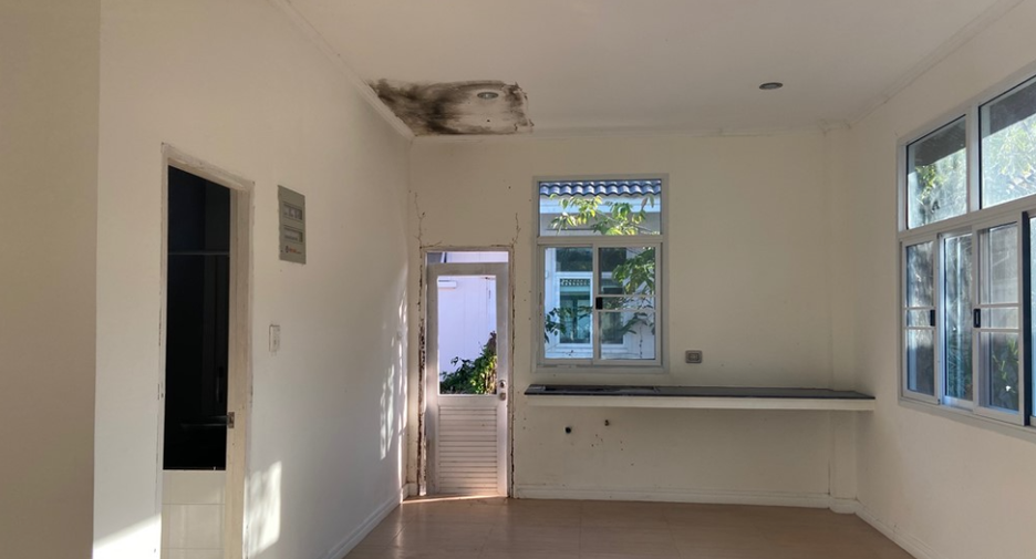 Haus zum Kauf mit 2 Zimmer in Mueang Rayong, Rayong