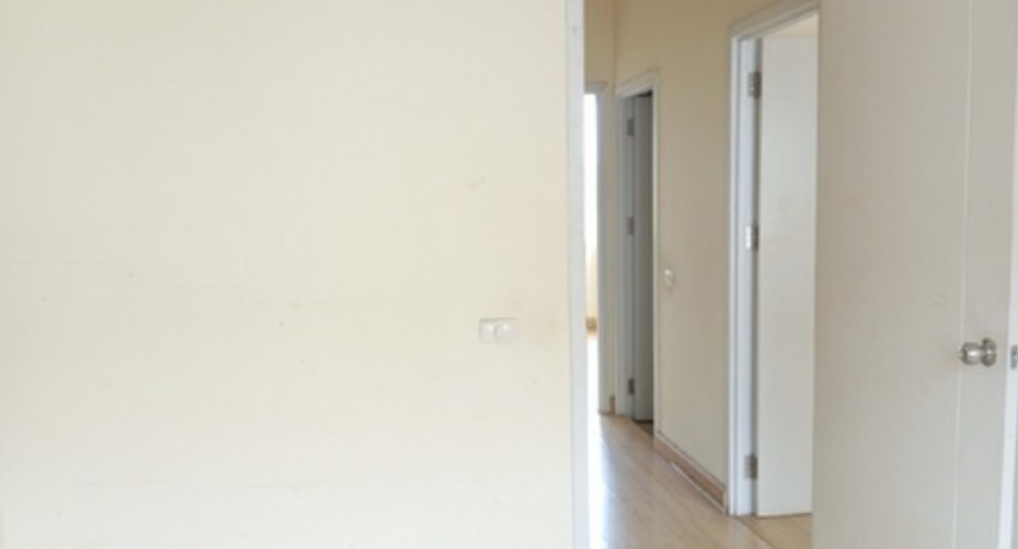 Casa adosada en venta de 4 habitaciones en Thung Khru, Bangkok