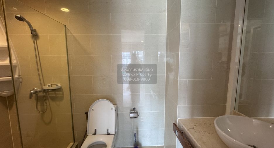 For rent 2 bedrooms condo in Bang Rak, Bangkok