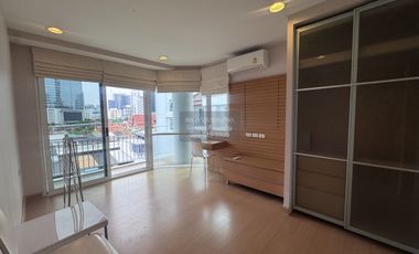Condo en alquiler de 2 habitaciones en Bang Rak, Bangkok