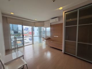 For rent 2 bedrooms condo in Bang Rak, Bangkok