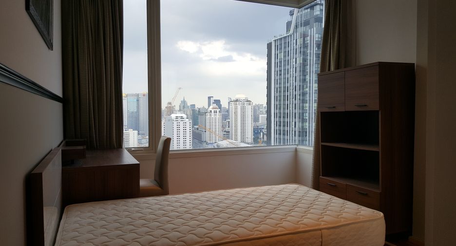 For rent 2 bedrooms condo in Ratchathewi, Bangkok