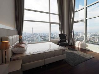 For rent 4 bedrooms condo in Watthana, Bangkok