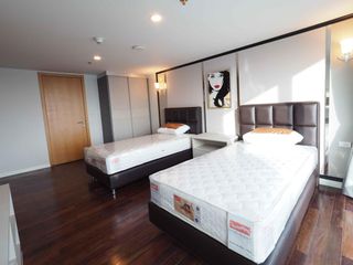 For rent 4 bedrooms condo in Watthana, Bangkok