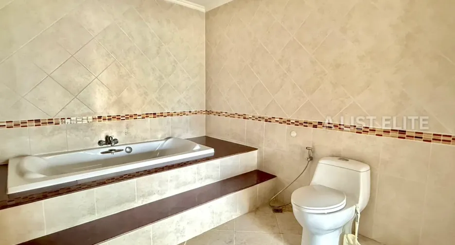 For sale 1 bed condo in Pratumnak, Pattaya