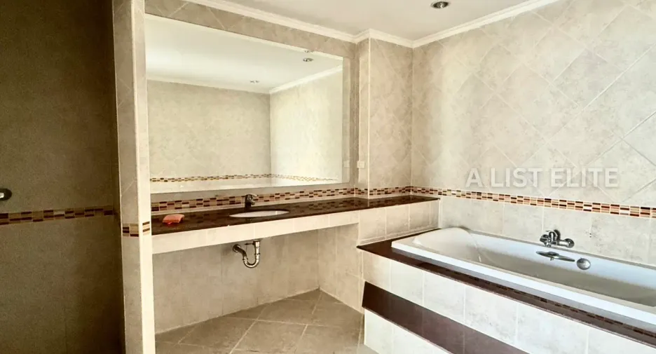 For sale 1 bed condo in Pratumnak, Pattaya