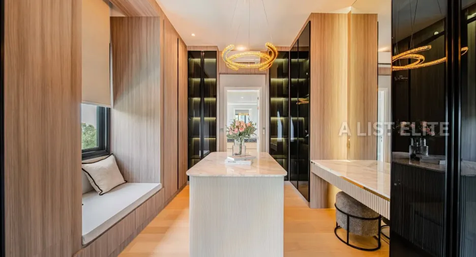 Haus zur Miete mit 5 Zimmer in Bang Lamung, Chonburi