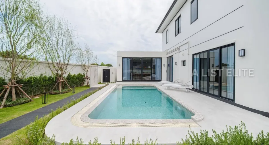 Haus zur Miete mit 5 Zimmer in Bang Lamung, Chonburi
