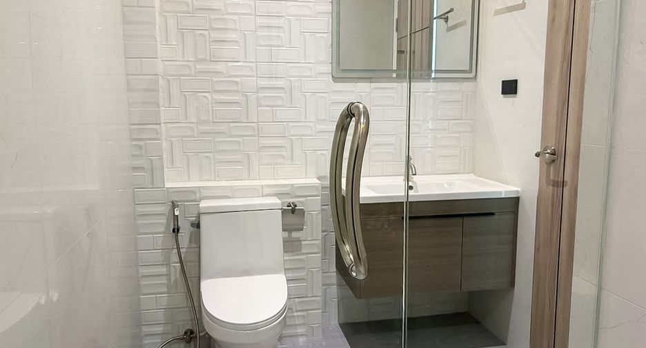 For sale 4 bedrooms house in Bang Lamung, Chonburi