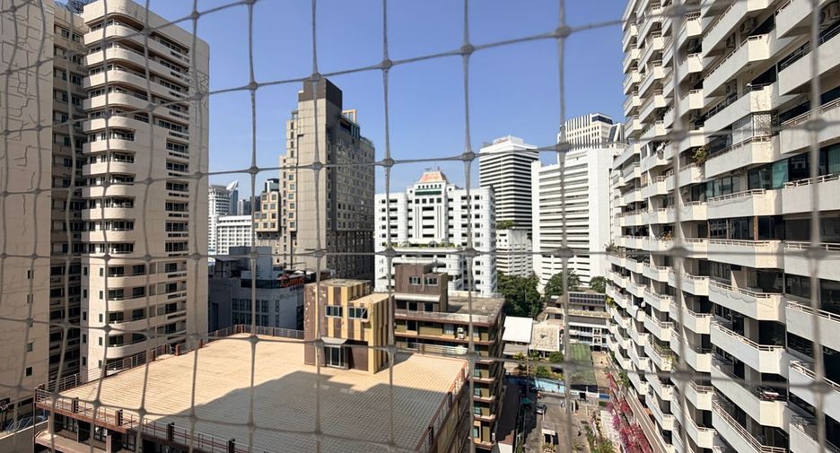 For sale 2 bedrooms condo in Khlong Toei, Bangkok