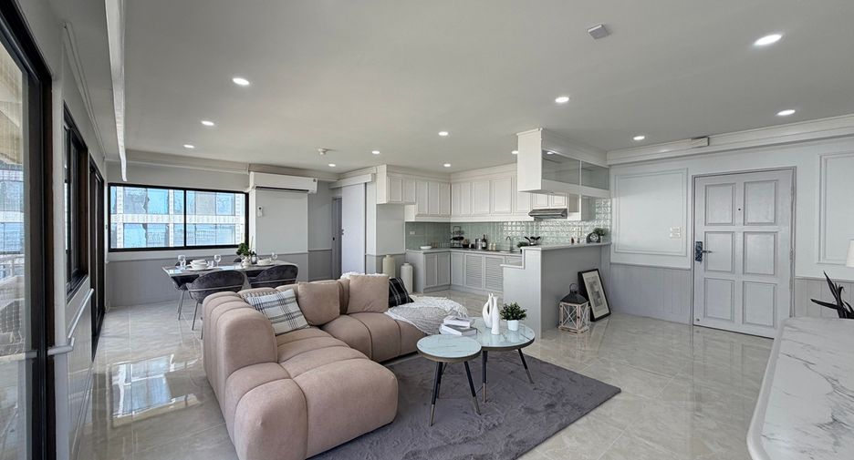 For sale 2 bedrooms condo in Khlong Toei, Bangkok