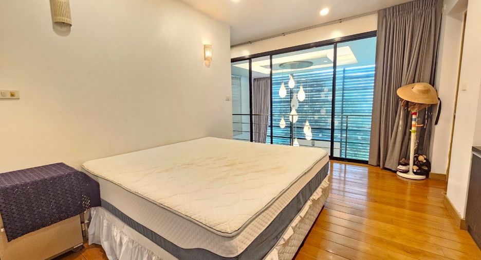 ให้เช่า 4 ห้องนอน บ้านเดี่ยว ใน วัฒนา, กรุงเทพฯ