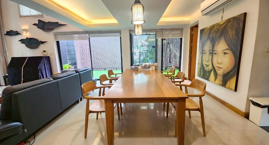 ให้เช่า 4 ห้องนอน บ้านเดี่ยว ใน วัฒนา, กรุงเทพฯ