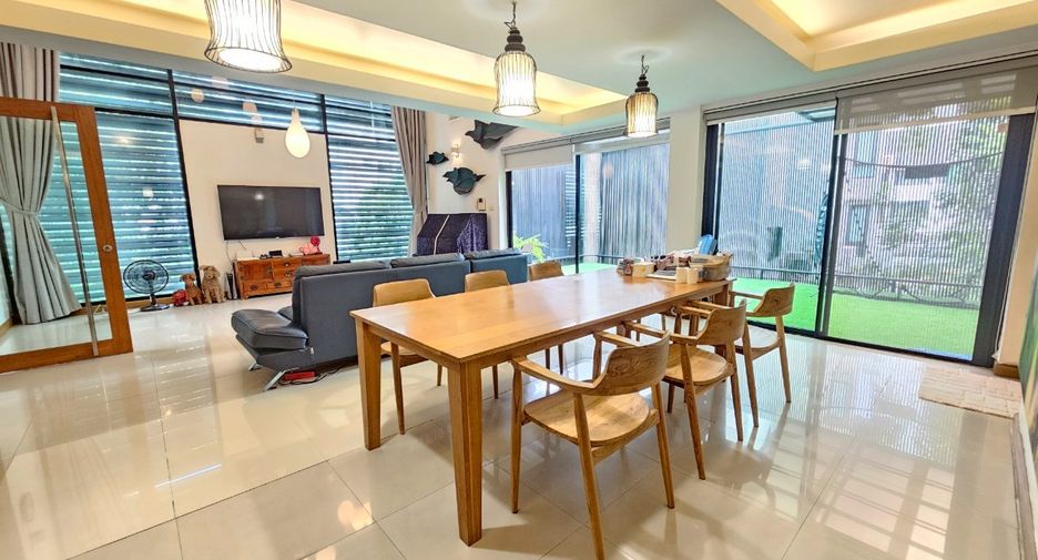 ให้เช่า 4 ห้องนอน บ้านเดี่ยว ใน วัฒนา, กรุงเทพฯ