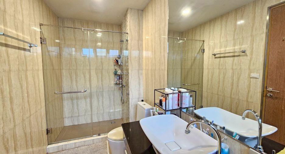 ให้เช่า 4 ห้องนอน บ้านเดี่ยว ใน วัฒนา, กรุงเทพฯ