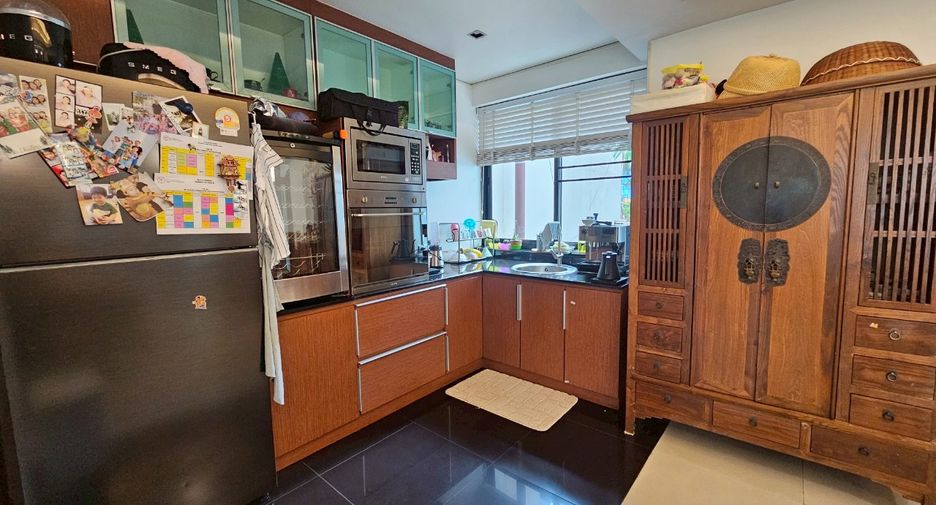 ให้เช่า 4 ห้องนอน บ้านเดี่ยว ใน วัฒนา, กรุงเทพฯ