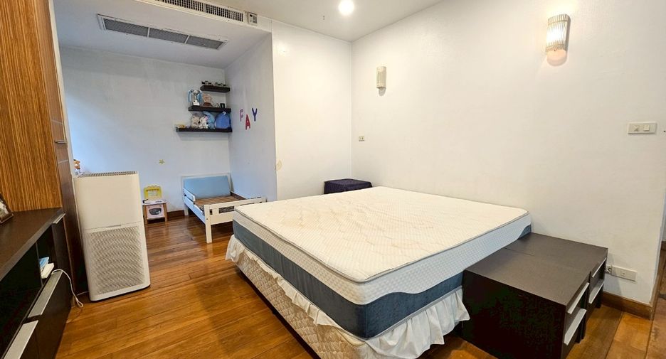 ให้เช่า 4 ห้องนอน บ้านเดี่ยว ใน วัฒนา, กรุงเทพฯ
