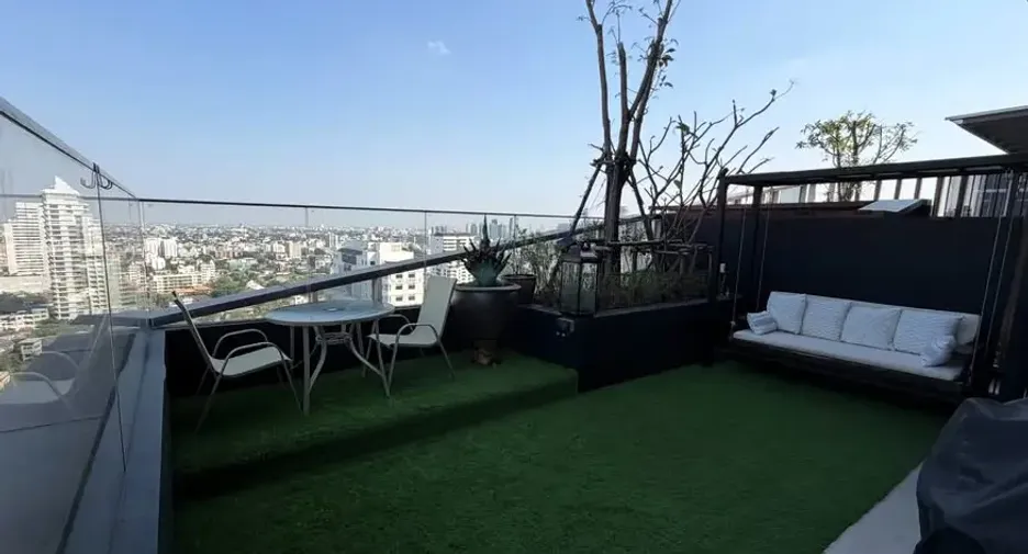 For rent 2 bedrooms condo in Watthana, Bangkok