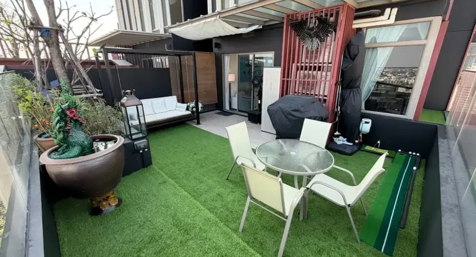 For rent 2 bedrooms condo in Watthana, Bangkok