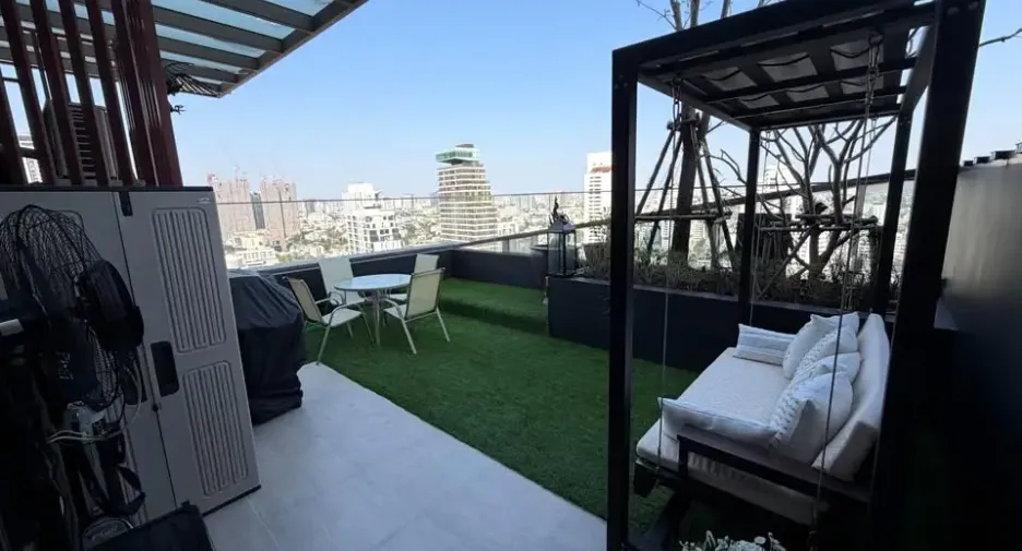 For rent 2 bedrooms condo in Watthana, Bangkok