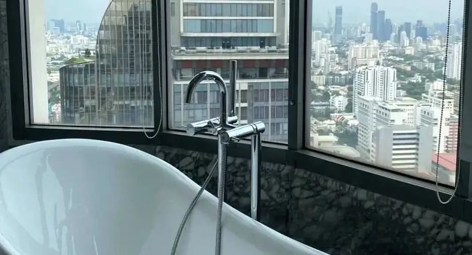 À louer et à vendre 5 chambres condo à Watthana, Bangkok