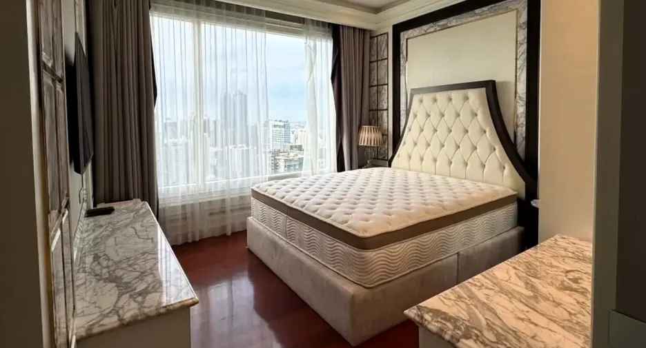 À louer et à vendre 5 chambres condo à Watthana, Bangkok