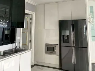 For rent and for sale 5 bedrooms condo in Watthana, Bangkok