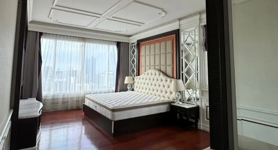 À louer et à vendre 5 chambres condo à Watthana, Bangkok