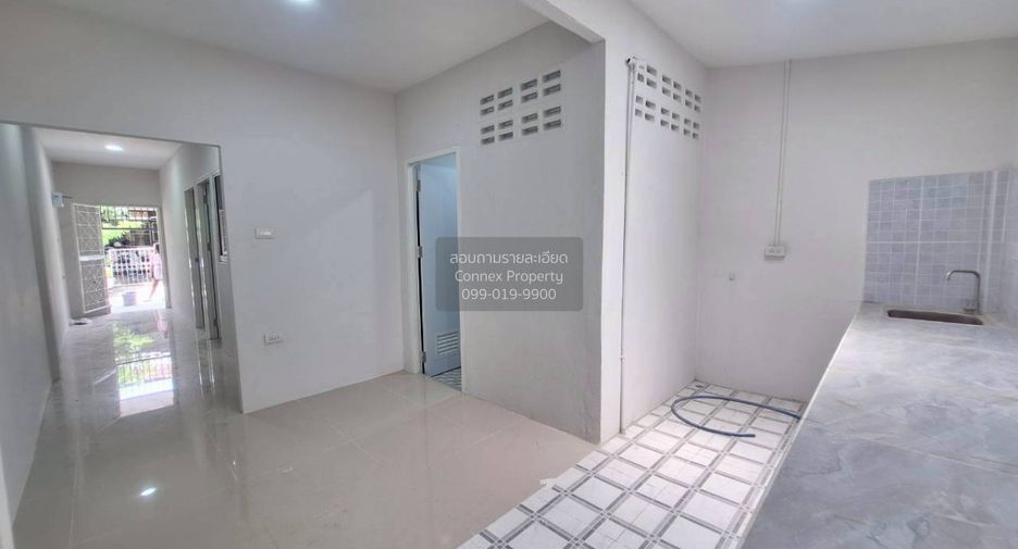 Casa adosada en venta de 2 habitaciones en Si Racha, Chonburi