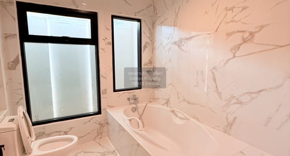 For sale 4 ベッドルーム house in Bang Lamung, Chonburi