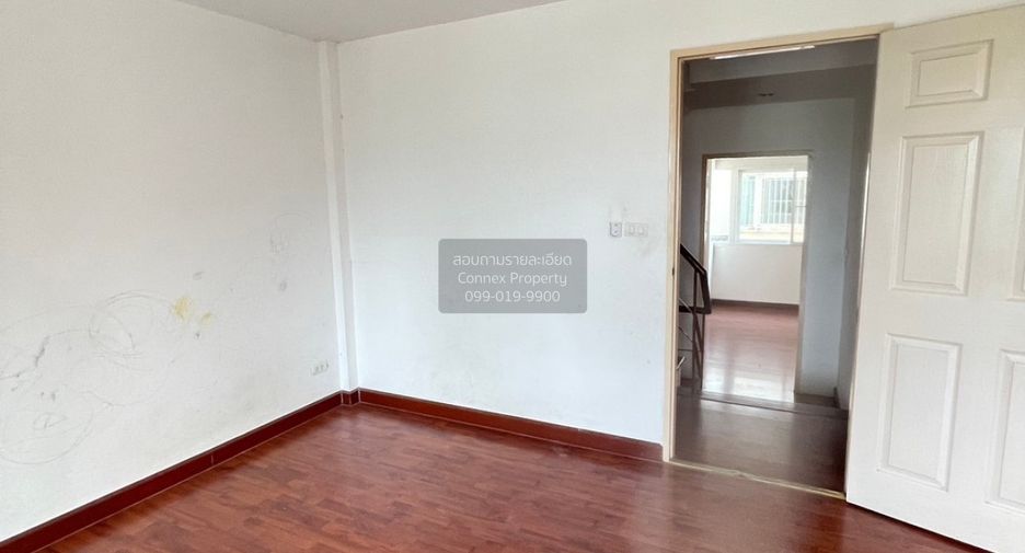 For sale 4 bedrooms townhouse in Bang Phli, Samut Prakan