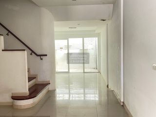 For sale 4 ベッドルーム townhouse in Bang Phli, Samut Prakan