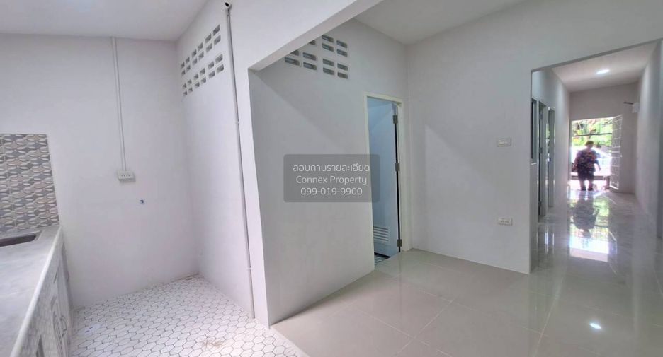 Casa adosada en venta de 2 habitaciones en Si Racha, Chonburi