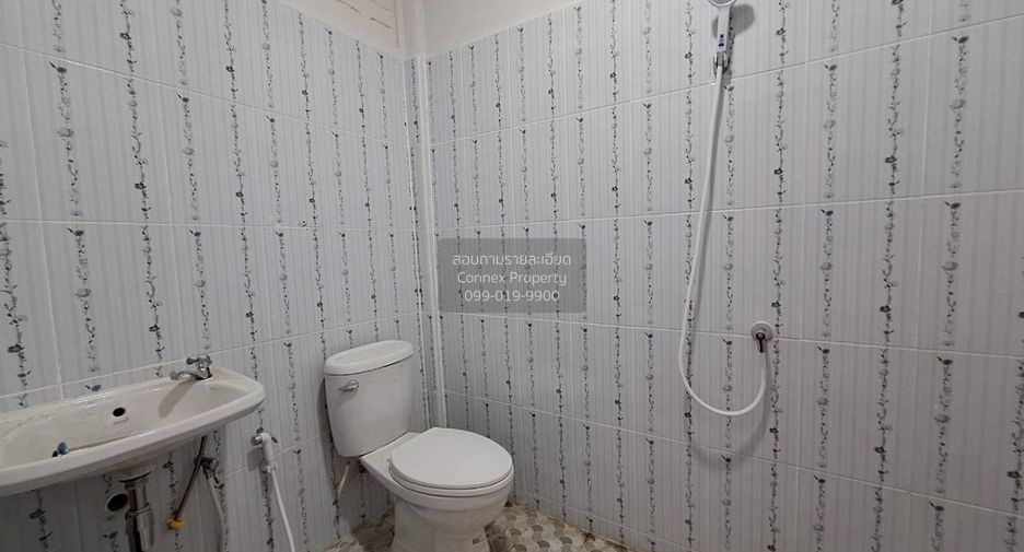 Casa adosada en venta de 2 habitaciones en Si Racha, Chonburi