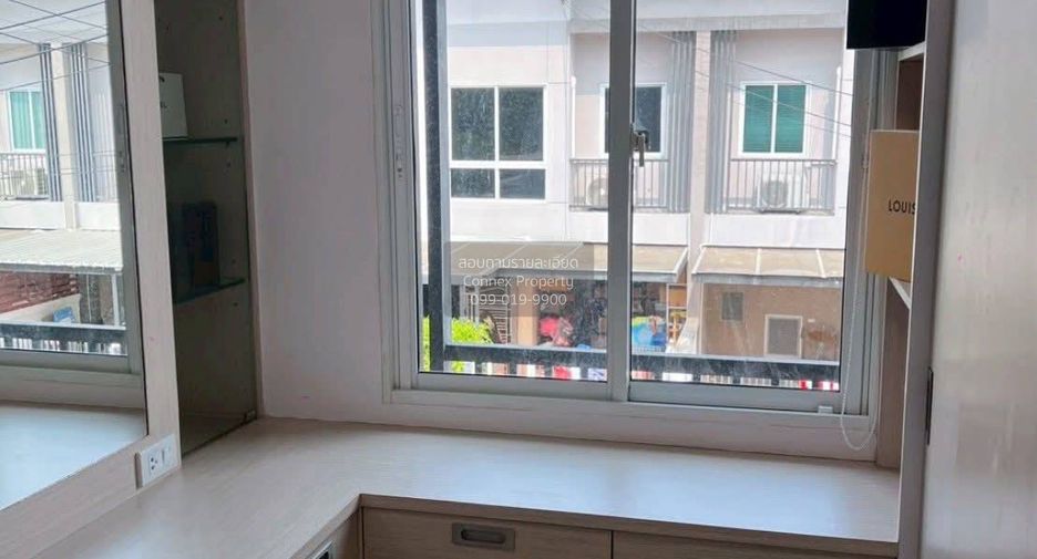 Casa adosada en venta de 3 habitaciones en Mueang Chon Buri, Chonburi