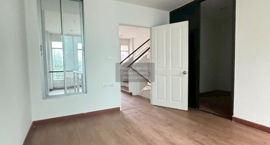 À vendre 3 chambres maison de ville à Mueang Samut Prakan, Samut Prakan