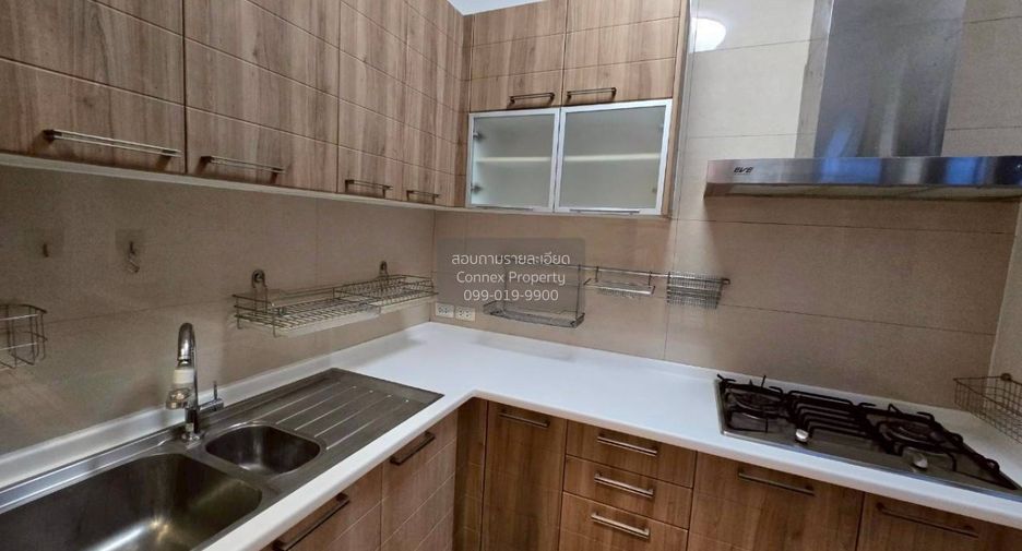 For sale 3 ベッドルーム townhouse in Chom Thong, Bangkok