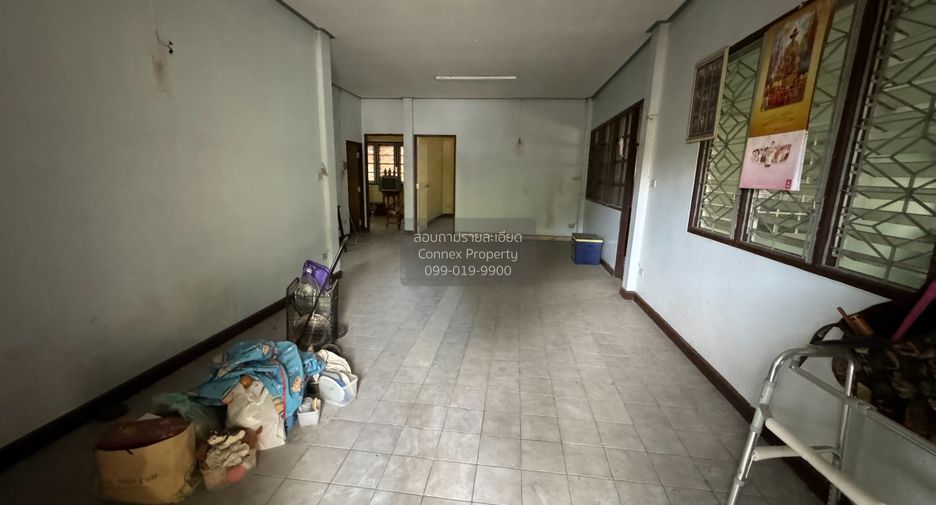 For sale 3 bedrooms house in Taling Chan, Bangkok