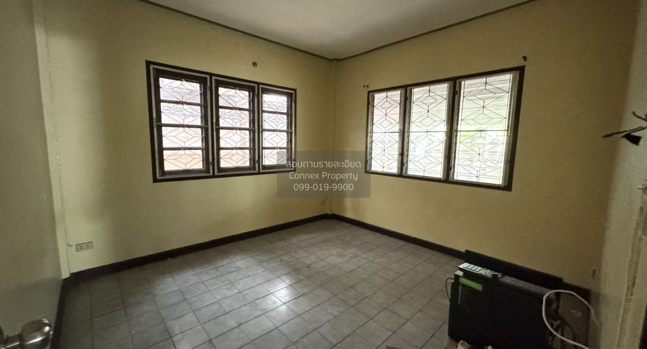 For sale 3 bedrooms house in Taling Chan, Bangkok