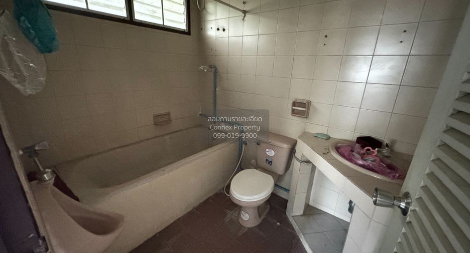 For sale 3 bedrooms house in Taling Chan, Bangkok
