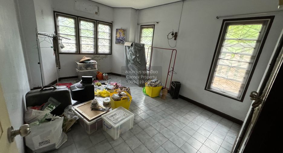 For sale 3 bedrooms house in Taling Chan, Bangkok