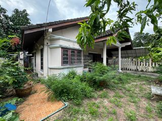 For sale 3 bedrooms house in Taling Chan, Bangkok