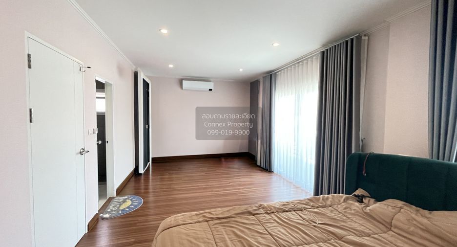 For sale 4 bedrooms house in Bang Khun Thian, Bangkok
