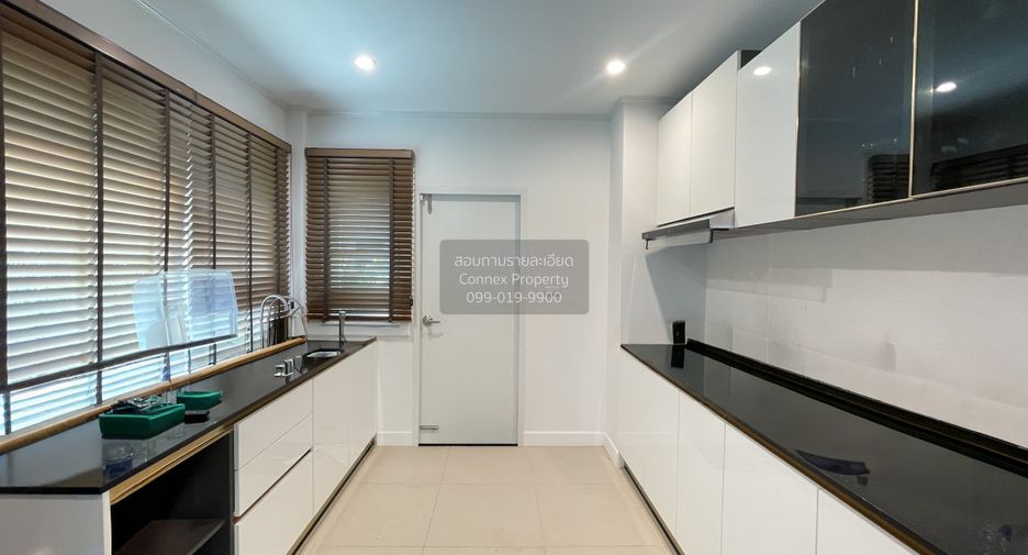 For sale 4 bedrooms house in Bang Khun Thian, Bangkok